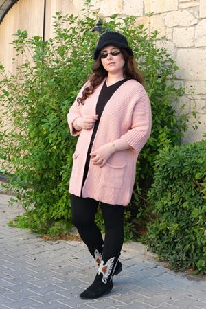 RENKTE BÜYÜK BEDEN PUDRA CEPLİ HIRKA & CEKET