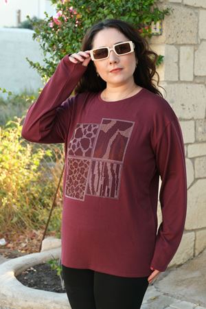 RENKTE BÜYÜK BEDEN TAŞLI BORDO BLUZ