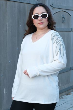 RENKTE BÜYÜK BEDEN OMUZLAR TAŞLI BEYAZ BLUZ