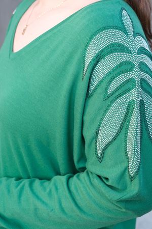 RENKTE BÜYÜK BEDEN OMUZLAR TAŞLI YEŞİL BLUZ