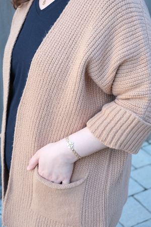 RENKTE BÜYÜK BEDEN KAHVE CEPLİ HIRKA & CEKET