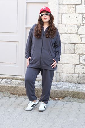 RENKTE BÜYÜK BEDEN ÖZEL ÜRETİM FERMUARLI ANTRASİT EŞOFMAN TAKIMI