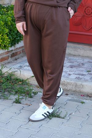 RENKTE BÜYÜK BEDEN ÖZEL ÜRETİM KANGURU CEPLİ KAHVERENGİ EŞOFMAN TAKIMI