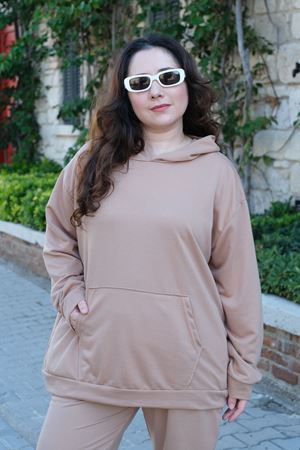 RENKTE BÜYÜK BEDEN ÖZEL ÜRETİM KANGURU CEPLİ SÜTLÜ KAHVE EŞOFMAN TAKIMI