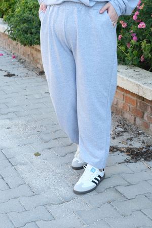 RENKTE BÜYÜK BEDEN ÖZEL ÜRETİM KANGURU CEPLİ GRİ EŞOFMAN TAKIMI