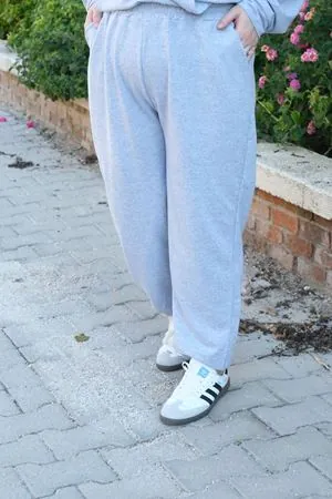 RENKTE BÜYÜK BEDEN ÖZEL ÜRETİM KANGURU CEPLİ GRİ EŞOFMAN TAKIMI