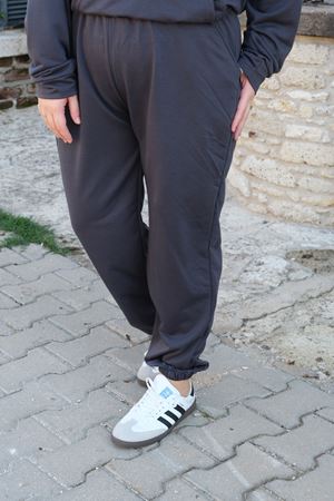 RENKTE BÜYÜK BEDEN ÖZEL ÜRETİM KANGURU CEPLİ ANTRASİT EŞOFMAN TAKIMI