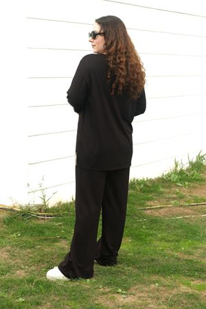 RENKTE BÜYÜK BEDEN LEOPAR DETAYLI SİYAH TAKIM