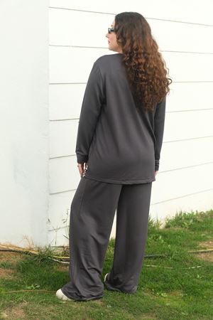 RENKTE BÜYÜK BEDEN LEOPAR DETAYLI ANTRASİT TAKIM