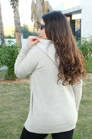 RENKTE KAPŞONLU ESNEK KREM TRİKO