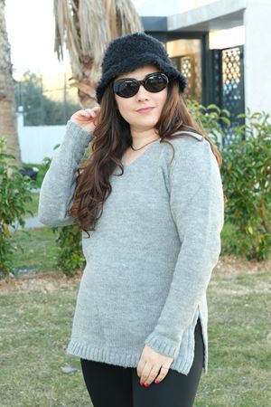 RENKTE V YAKA GRİ KAZAK