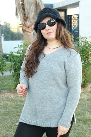 RENKTE V YAKA GRİ KAZAK