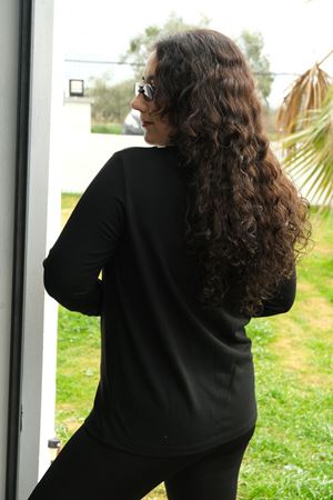 RENKTE V ŞERİT DETAY SİYAH BLUZ