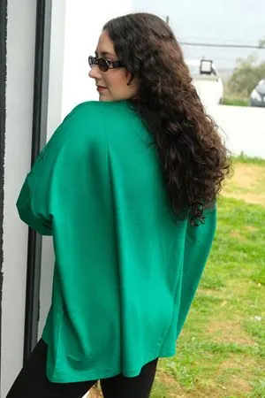 RENKTE CEPLİ KİLO GİZLEYEN BÜYÜK BEDEN YEŞİL BLUZ&TUNİK