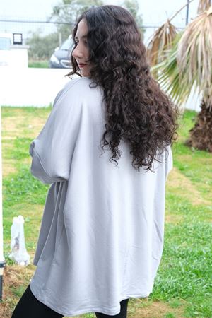 RENKTE CEPLİ KİLO GİZLEYEN BÜYÜK BEDEN GRİ BLUZ&TUNİK