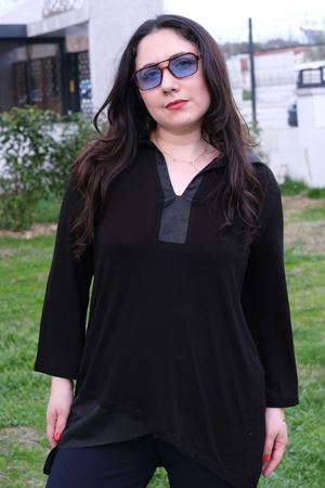 RENKTE GENİŞ KESİM ÖNÜ DERİ GARNİLİ SİYAH TUNİK