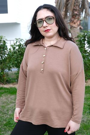 RENKTE GENİŞ KESİM GOLD DÜĞMELİ YAKALI KAHVE BLUZ