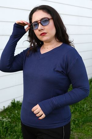 RENKTE BÜYÜK BEDEN V YAKA İNDİGO BODY & BLUZ