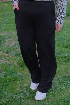 RENKTE TOPARLAYICI YÜKSEK BEL SİYAH PANTOLON