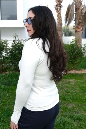 RENKTE BÜYÜK BEDEN V YAKA BEYAZ BODY & BLUZ