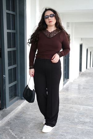 RENKTE ÇİFT DÜĞMELİ TOPARLAYICI ESNEK SİYAH PANTOLON