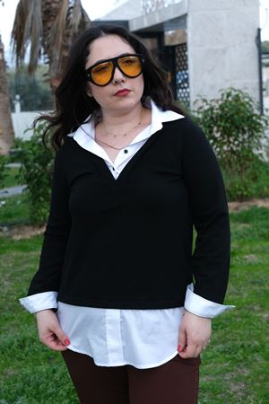 RENKTE GENİŞ KESİM GÖMLEK ÇIKMALI SİYAH BLUZ