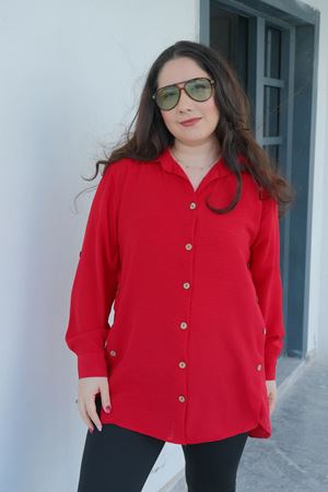 RENKTE BÜYÜK BEDEN YANLARI PATLI DÜĞMELİ KIRMIZI GÖMLEK