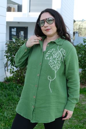 RENKTE BÜYÜK BEDEN NAKIŞLI MÜSLİN YEŞİL GÖMLEK