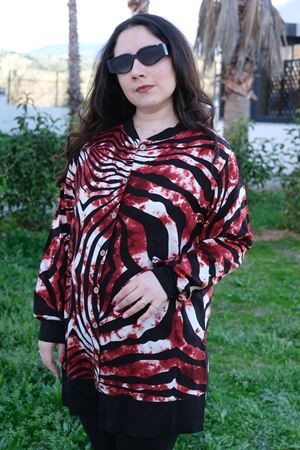 RENKTE BÜYÜK BEDEN SİYAH KOMBİNLİ DESENLİ TUNİK