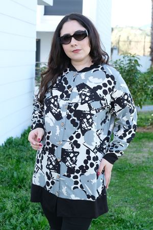 RENKTE BÜYÜK BEDEN SİYAH KOMBİNLİ DESENLİ TUNİK