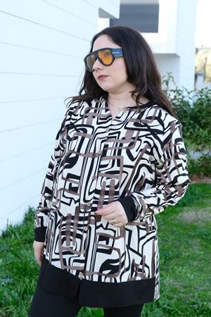 RENKTE BÜYÜK BEDEN SİYAH KOMBİNLİ DESENLİ TUNİK