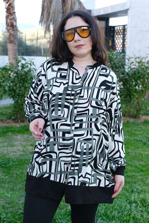 RENKTE BÜYÜK BEDEN SİYAH KOMBİNLİ DESENLİ TUNİK