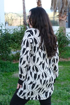 RENKTE BÜYÜK BEDEN SİYAH KOMBİNLİ DESENLİ TUNİK