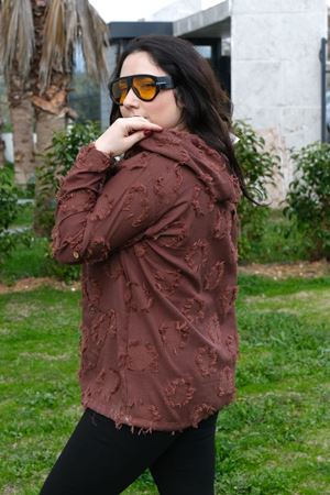 RENKTE BÜYÜK BEDEN DOKULU KAHVERENGİ CEKET&GÖMLEK