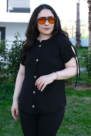 RENKTE BÜYÜK BEDEN KOL BAĞLAMALI SİYAH BLUZ