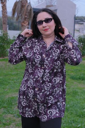 RENKTE BÜYÜK BEDEN DESENLİ DÜĞMELİ GÖMLEK