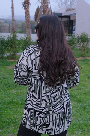 RENKTE BÜYÜK BEDEN DESENLİ DÜĞMELİ GÖMLEK