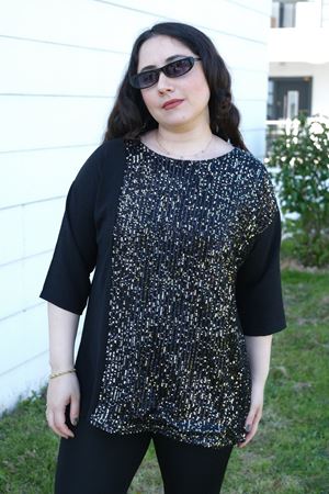 RENKTE BÜYÜK BEDEN PAYETLİ SİYAH BLUZ