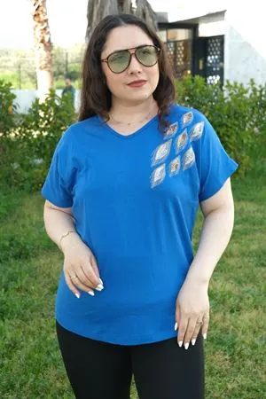 RENKTE BÜYÜK BEDEN TEK OMUZ PUL NAKIŞLI SAKS BLUZ