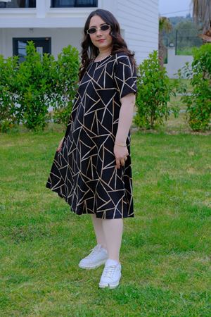 RENKTE DESENLİ BATTAL BEDEN PAMUKLU ESNEK ELBİSE