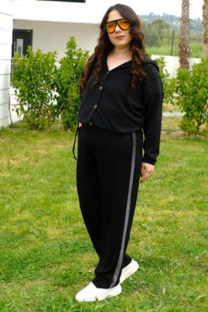 RENKTE BÜYÜK BEDEN YANI PARLAK ŞERİTLİ SİYAH ALT