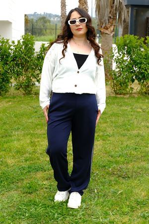 RENKTE BÜYÜK BEDEN YANI PARLAK ŞERİTLİ LACİVERT ALT