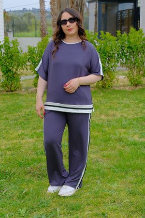 RENKTE BÜYÜK BEDEN ŞERİTLİ ANTRASİT TAKIM