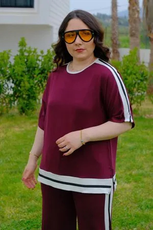 RENKTE BÜYÜK BEDEN ŞERİTLİ BORDO TAKIM