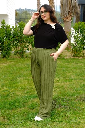 RENKTE BATTAL BEDEN YEŞİL DOKULU TREND PANTOLON