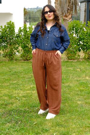 RENKTE BÜYÜK BEDEN KAHVERENGİ KETEN BOL PAÇA PANTOLON