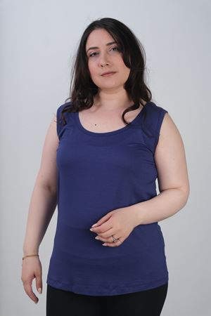 RENKTE BÜYÜK BEDEN KALIN ASKILI LACİVERT BLUZ
