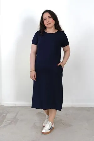 RENKTE BÜYÜK BEDEN BASİC YAKA LACİVERT ELBİSE