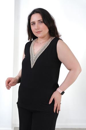RENKTE BÜYÜK BEDEN DANTEL GÜPÜR YAKALI SİYAH İKİLİ TAKIM