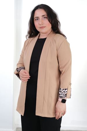 RENKTE BÜYÜK BEDEN LEOPAR DETAYLI SÜTLÜ KAHVE BLAZER CEKET
